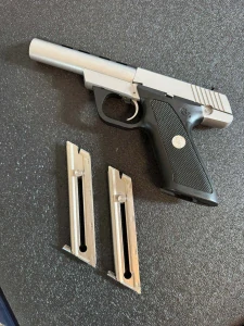 Pistole Colt, Model: 22 Cadet, Ráže: .22LR, hl.: 4,5", nerez