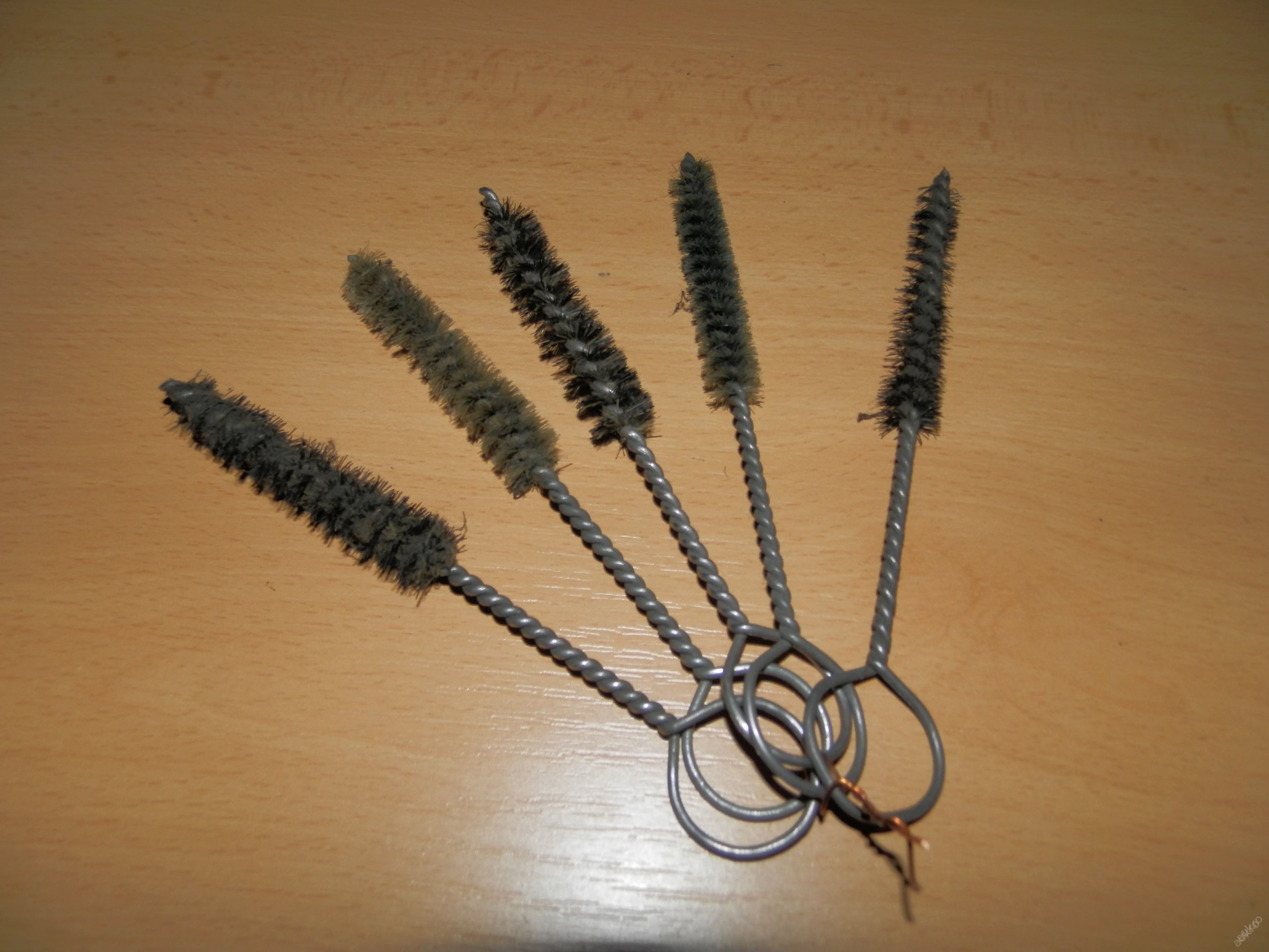 Sada použitých kartáčků 7,6 - 9mm, soc. výroba - G09E 