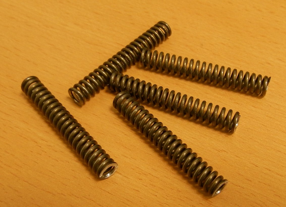 CZ83 pružina bicí