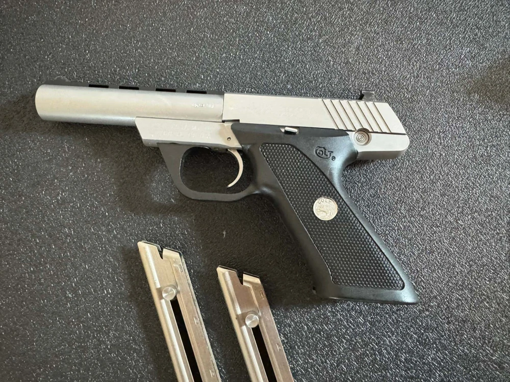 Pistole Colt, Model: 22 Cadet, Ráže: .22LR, hl.: 4,5", nerez