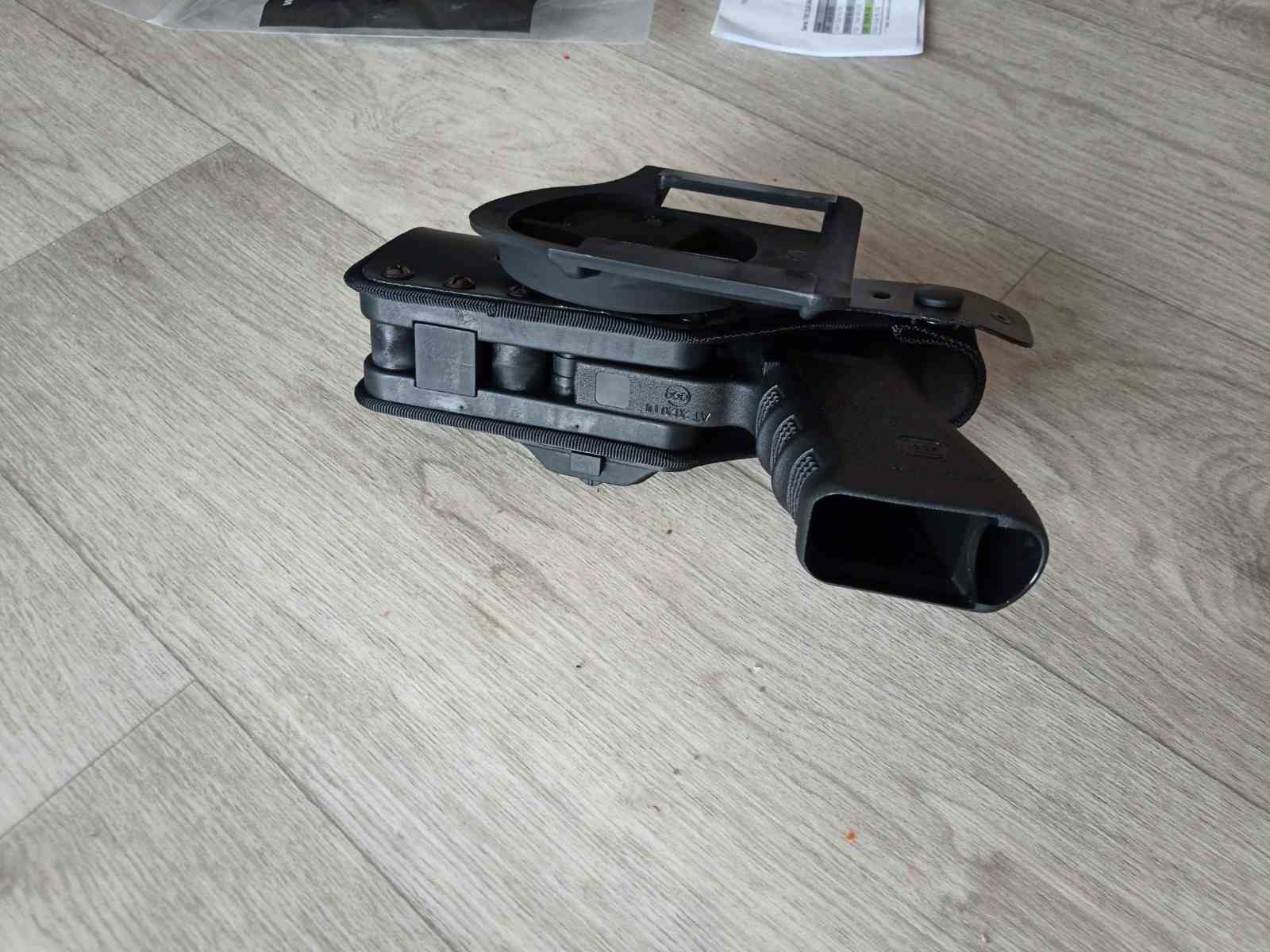 Pouzdro P-10F, GLOCK 17, DASTA 720 DLB 16/OZ